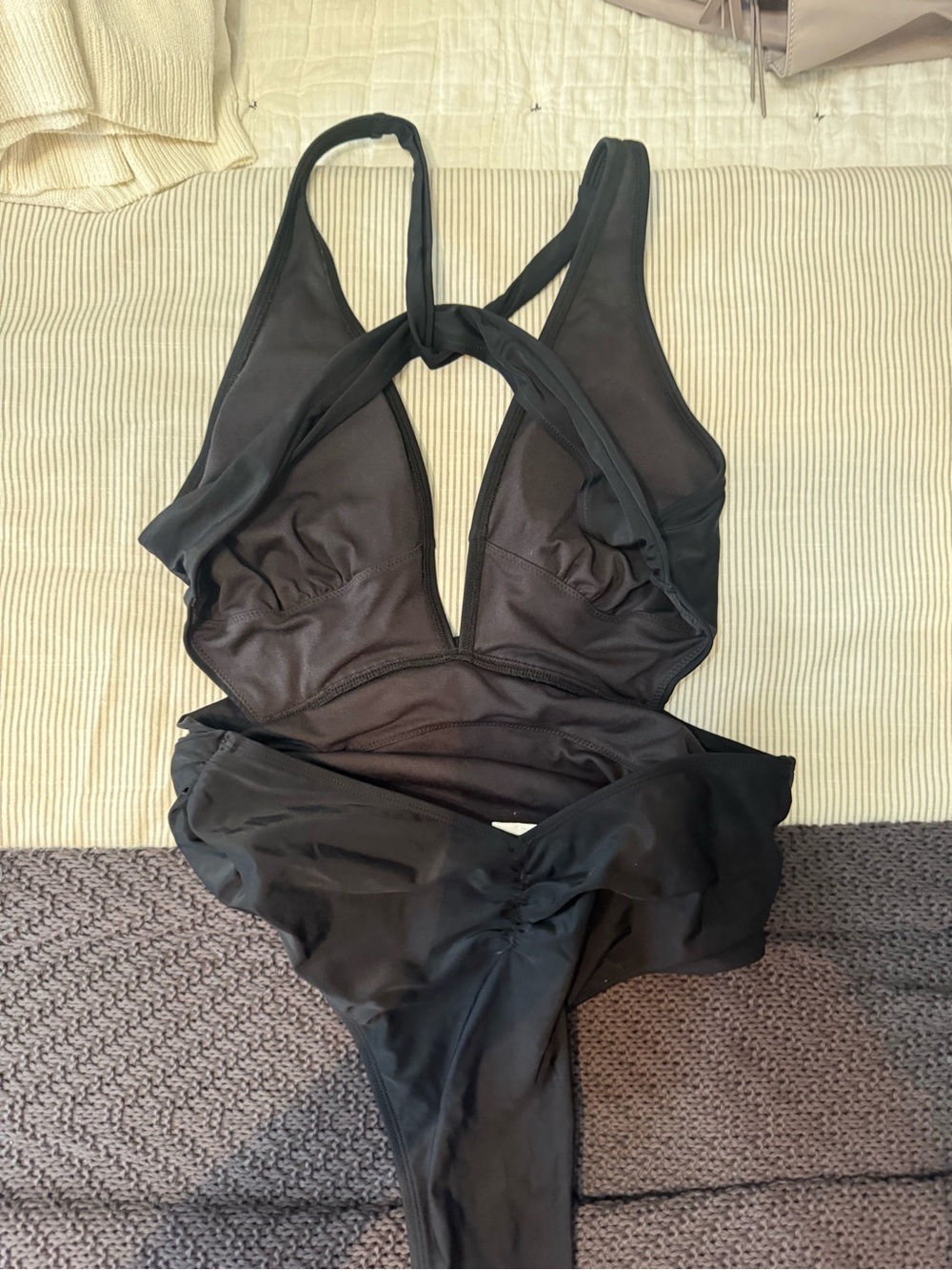 JOJO Cupshe Black Plunge One-Piece Swimsuit - Picture 6 of 8